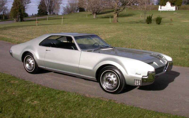 66Olds_toronado