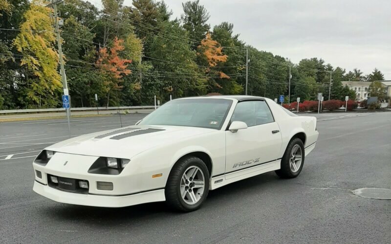 camaro-iroc-z-white