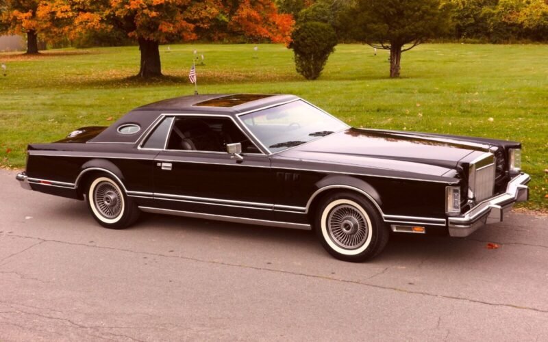 lincoln-continental-mark-v-black-for-sale