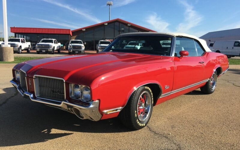 olds-cutlass-supreme-base-red