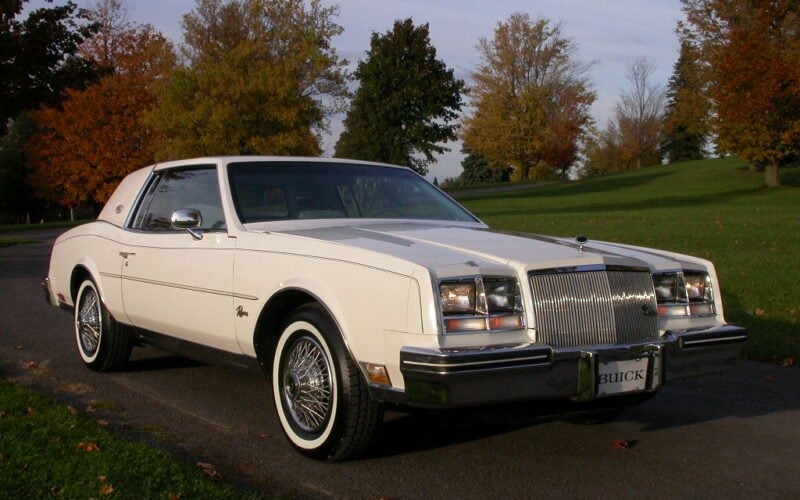 buick-riviera-white